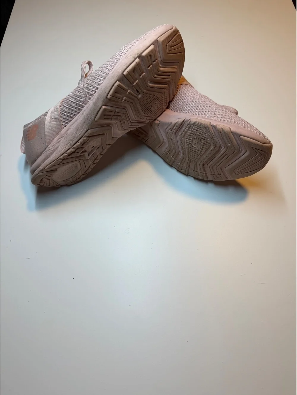 Women’s 8.5 light pink new balance